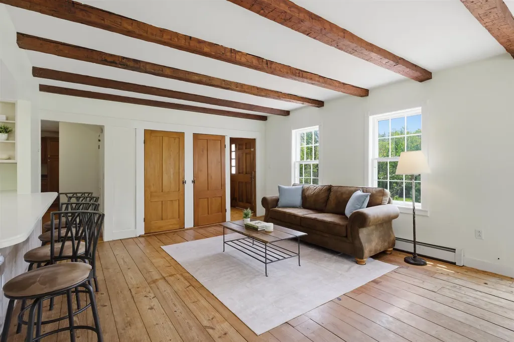42 Blackberry Lane Jamaica VT 05343