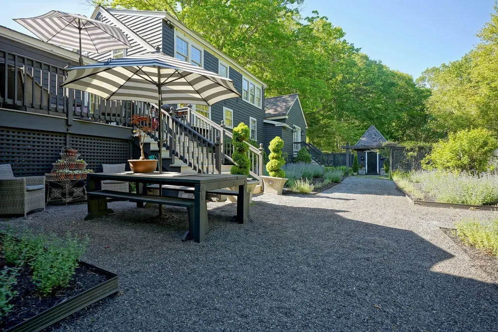 129 Mill Road North Hampton NH 03862