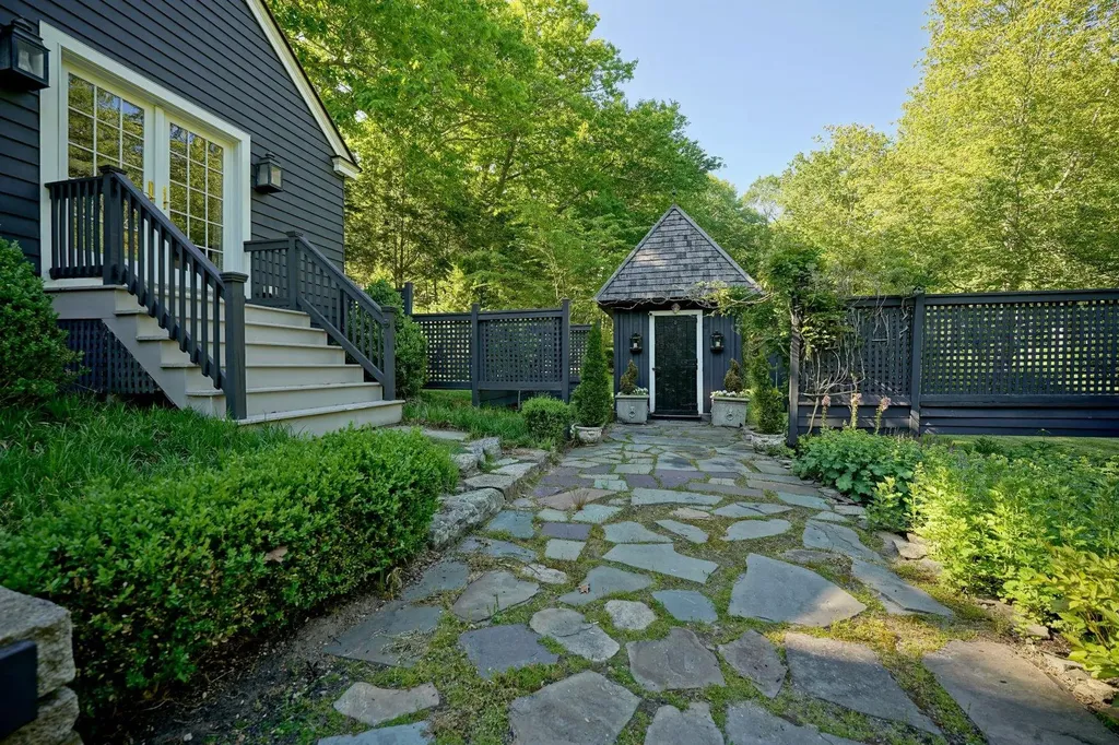 129 Mill Road North Hampton NH 03862