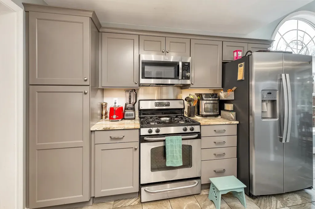 16 Dunlin Way Portsmouth NH 03801