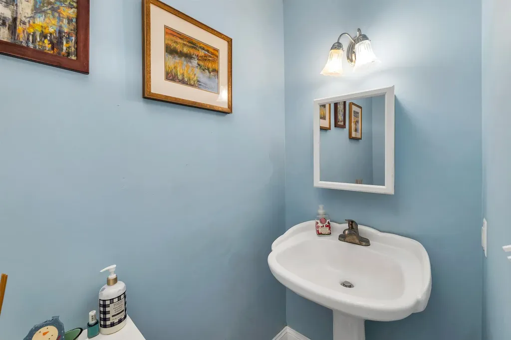16 Dunlin Way Portsmouth NH 03801
