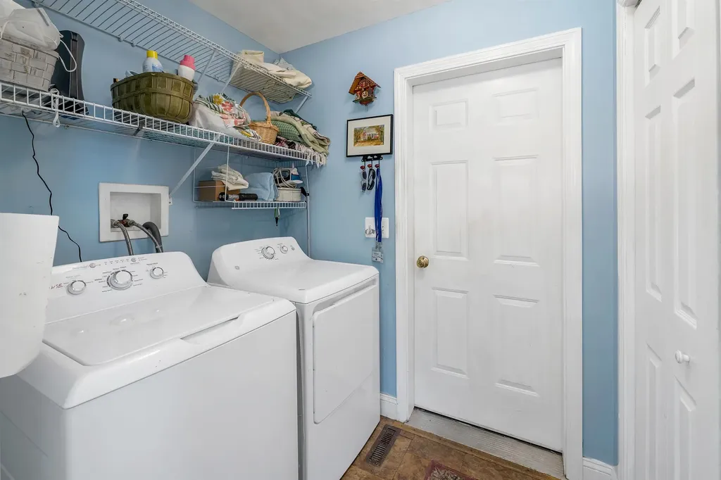 16 Dunlin Way Portsmouth NH 03801