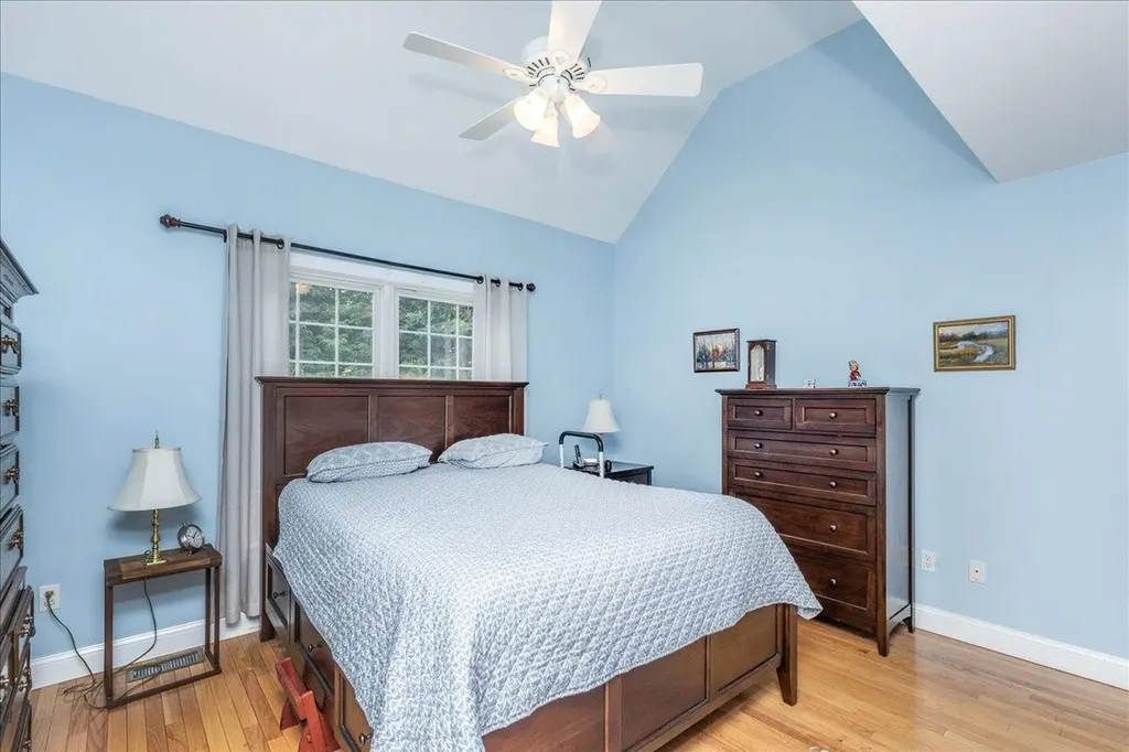 16 Dunlin Way Portsmouth NH 03801
