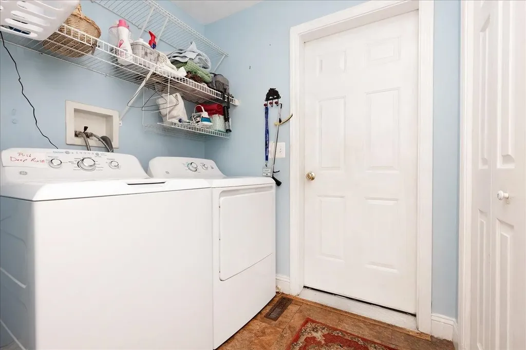 16 Dunlin Way Portsmouth NH 03801