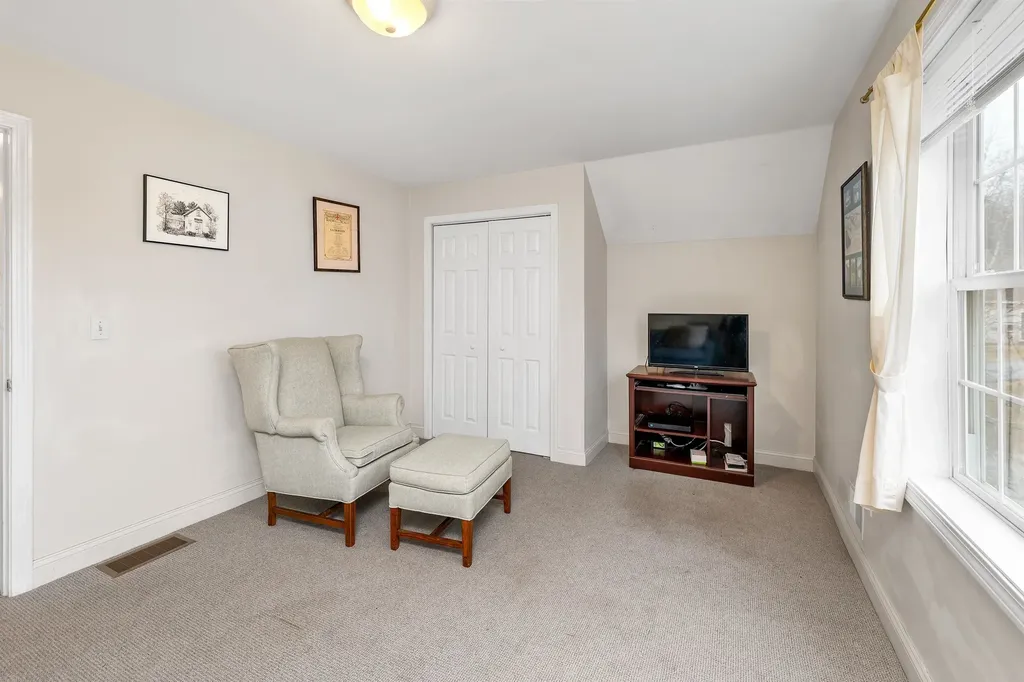 16 Dunlin Way Portsmouth NH 03801