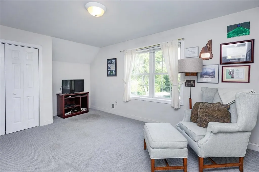 16 Dunlin Way Portsmouth NH 03801
