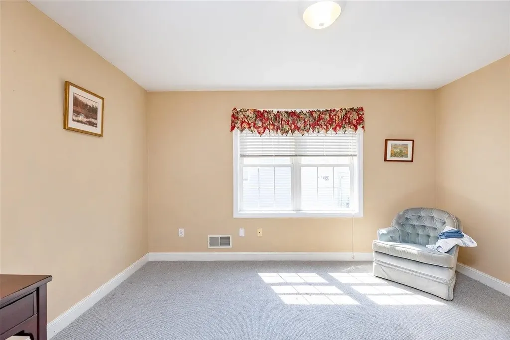 16 Dunlin Way Portsmouth NH 03801