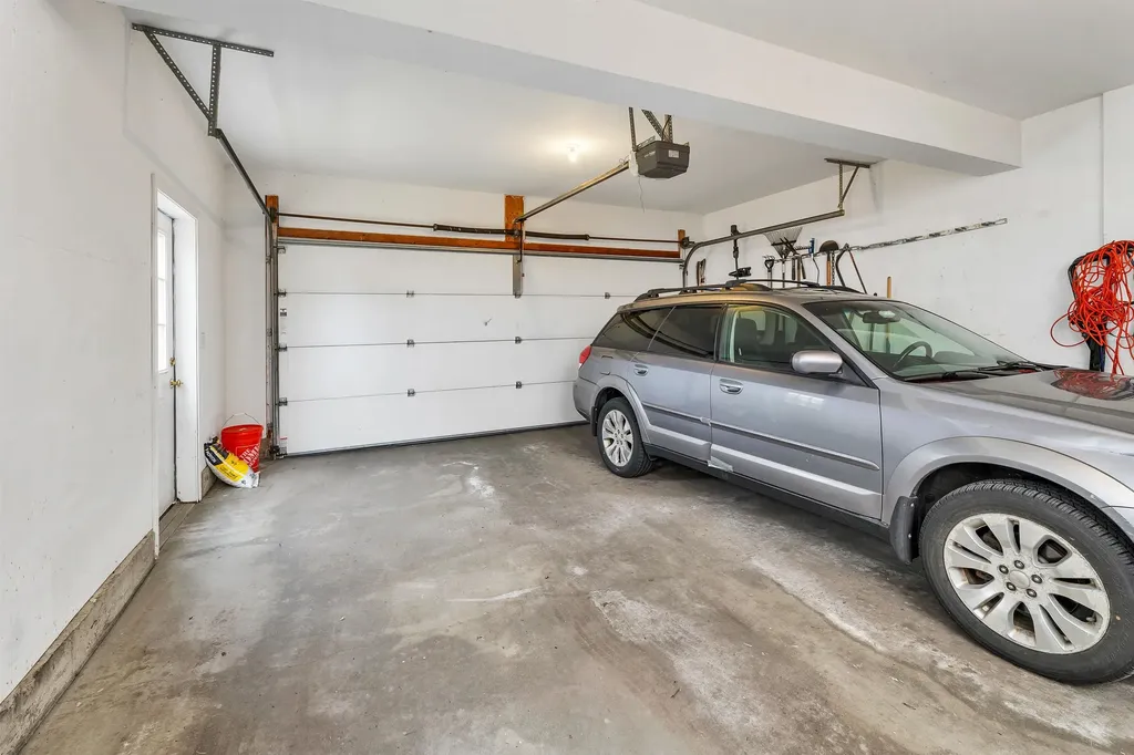 16 Dunlin Way Portsmouth NH 03801