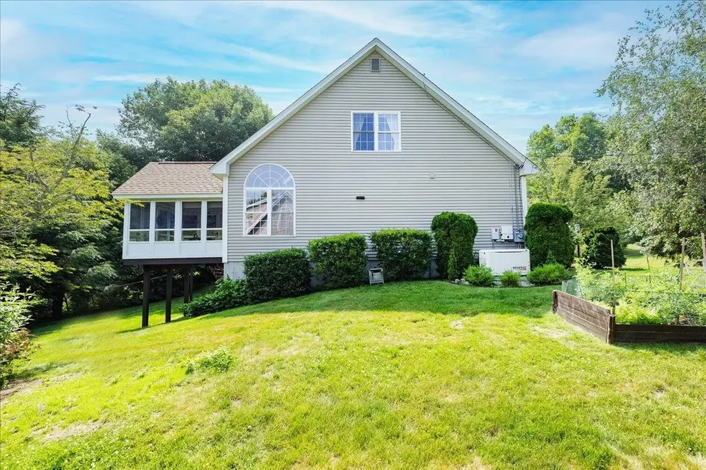 16 Dunlin Way Portsmouth NH 03801