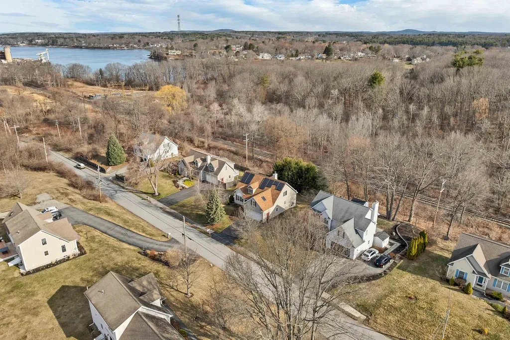 16 Dunlin Way Portsmouth NH 03801