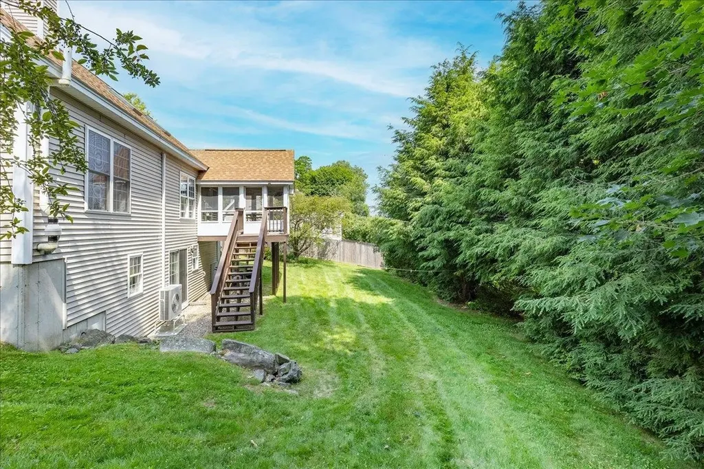16 Dunlin Way Portsmouth NH 03801
