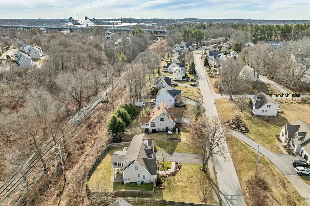 16 Dunlin Way Portsmouth NH 03801