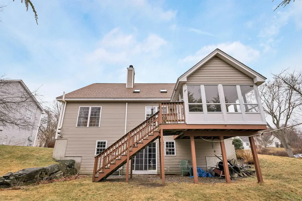 16 Dunlin Way Portsmouth NH 03801