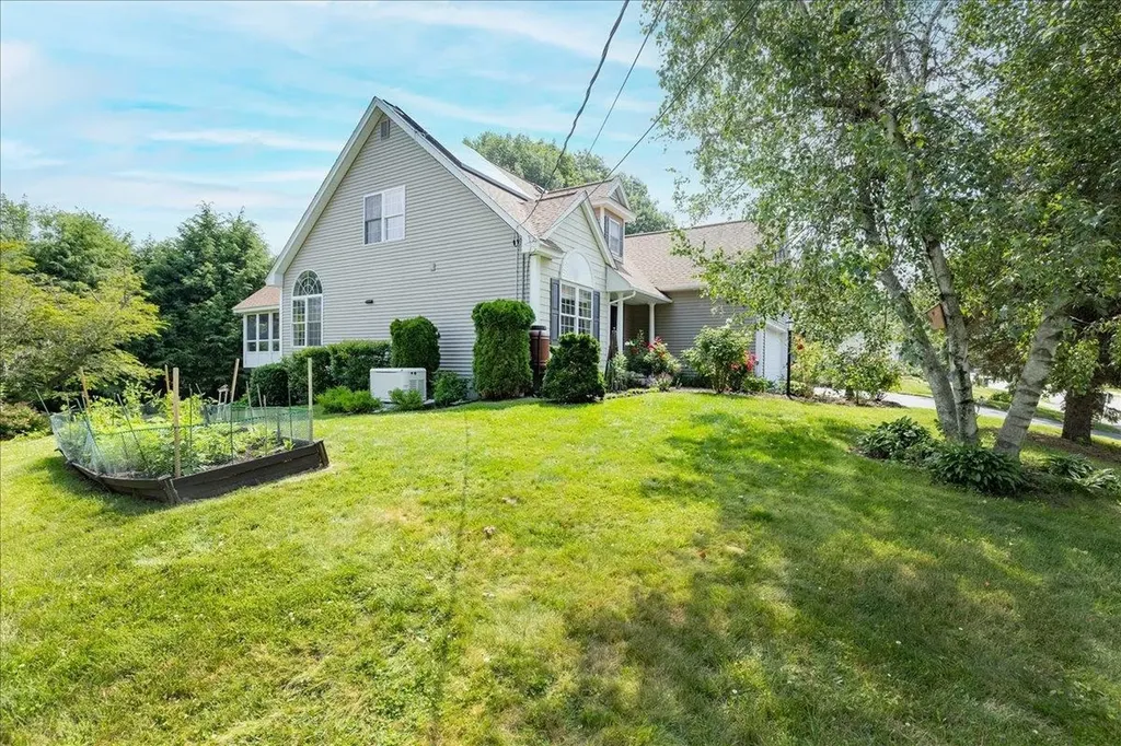 16 Dunlin Way Portsmouth NH 03801