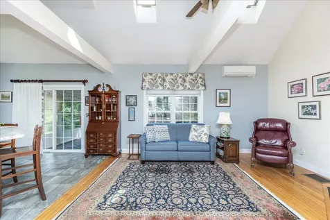 16 Dunlin Way Portsmouth NH 03801
