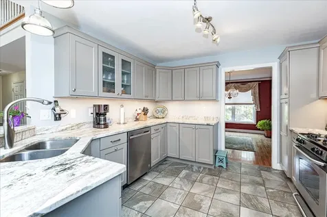 16 Dunlin Way Portsmouth NH 03801