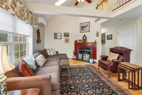 16 Dunlin Way Portsmouth NH 03801
