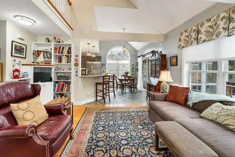 16 Dunlin Way Portsmouth NH 03801