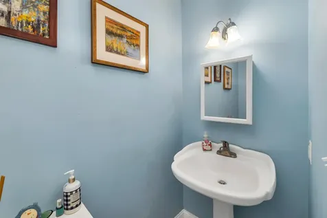 16 Dunlin Way Portsmouth NH 03801