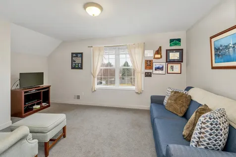 16 Dunlin Way Portsmouth NH 03801