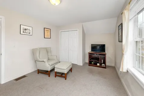 16 Dunlin Way Portsmouth NH 03801