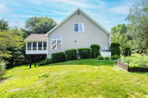 16 Dunlin Way Portsmouth NH 03801