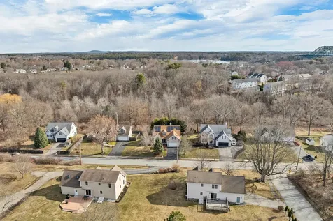 16 Dunlin Way Portsmouth NH 03801