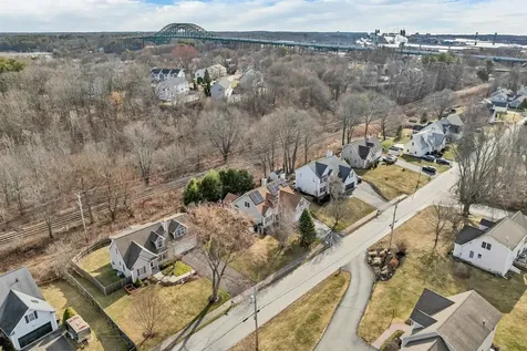 16 Dunlin Way Portsmouth NH 03801