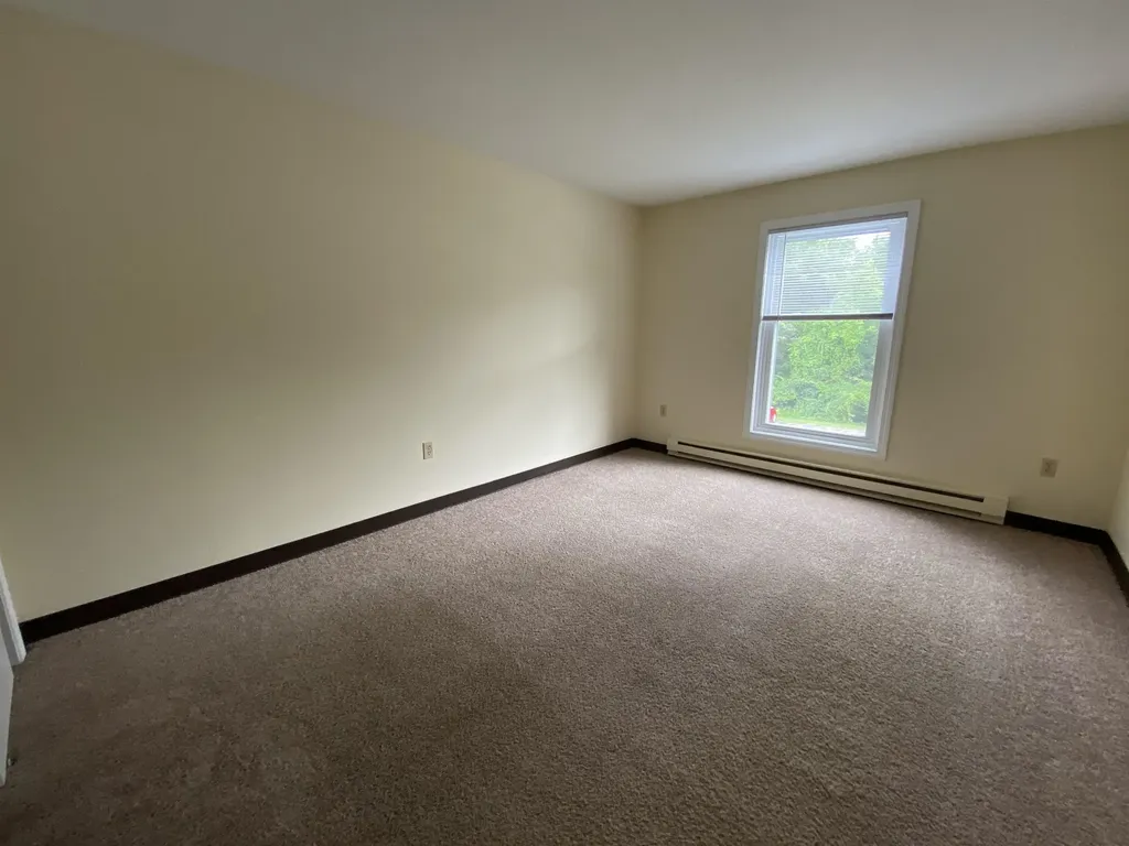 143 Eastern Avenue Manchester NH 03104