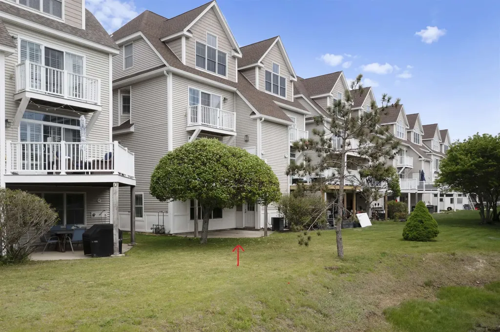 23 Duston Avenue Hampton NH 03842