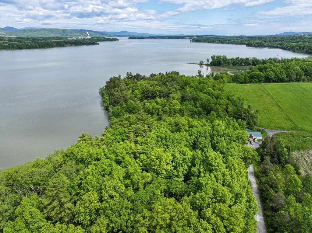 185 Holmes Lane Shoreham VT 05770