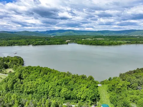 185 Holmes Lane Shoreham VT 05770