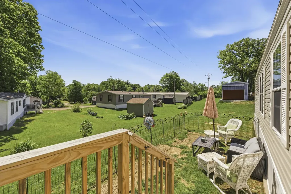 11 Daisy Drive Pittsfield NH 03263