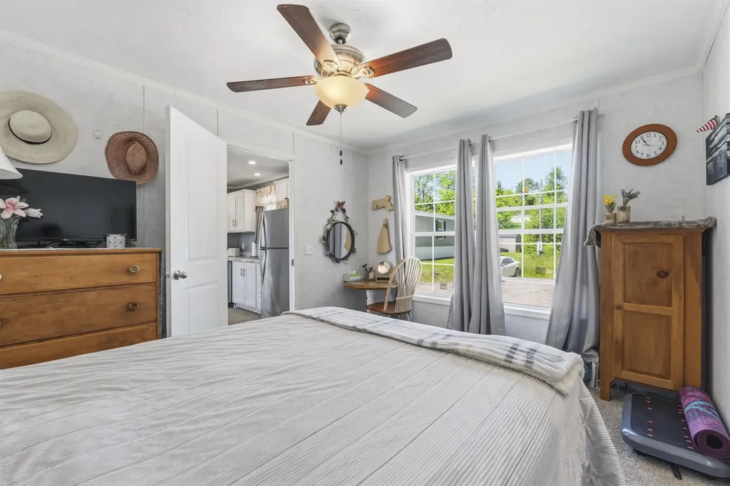 11 Daisy Drive Pittsfield NH 03263