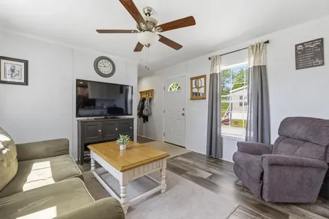11 Daisy Drive Pittsfield NH 03263