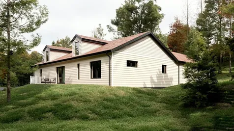 15 Edgewater Lane Thornton NH 03285