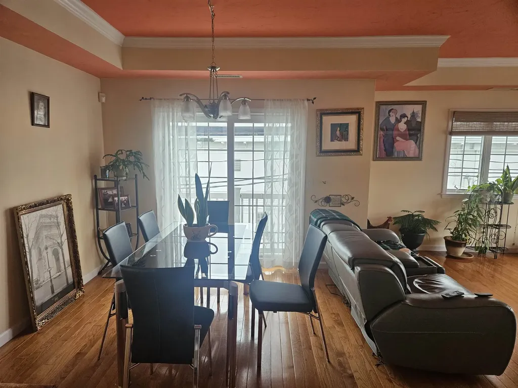 7 F Street Hampton NH 03842
