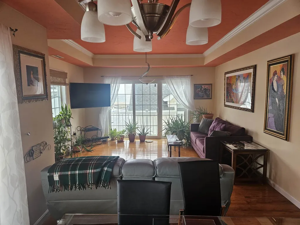 7 F Street Hampton NH 03842