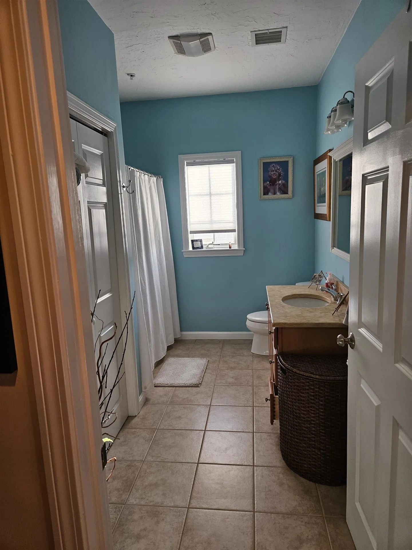 7 F Street Hampton NH 03842