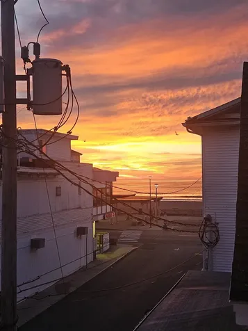 7 F Street Hampton NH 03842