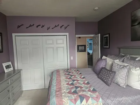 7 F Street Hampton NH 03842