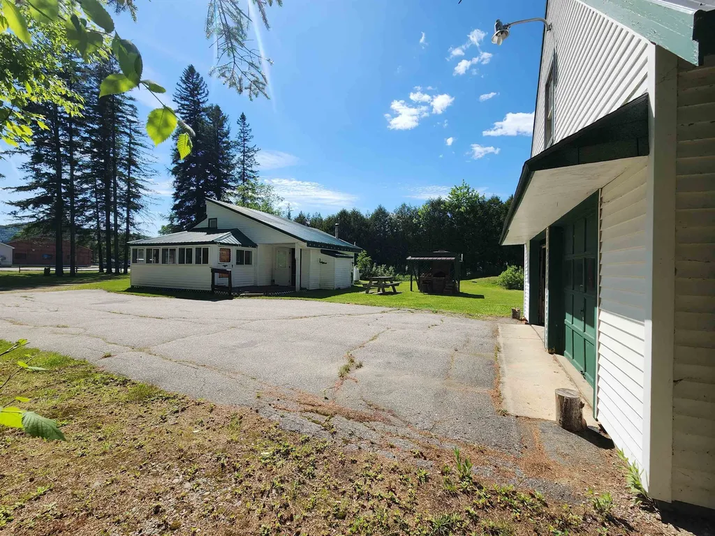 500 Colebrook Road Errol NH 03579