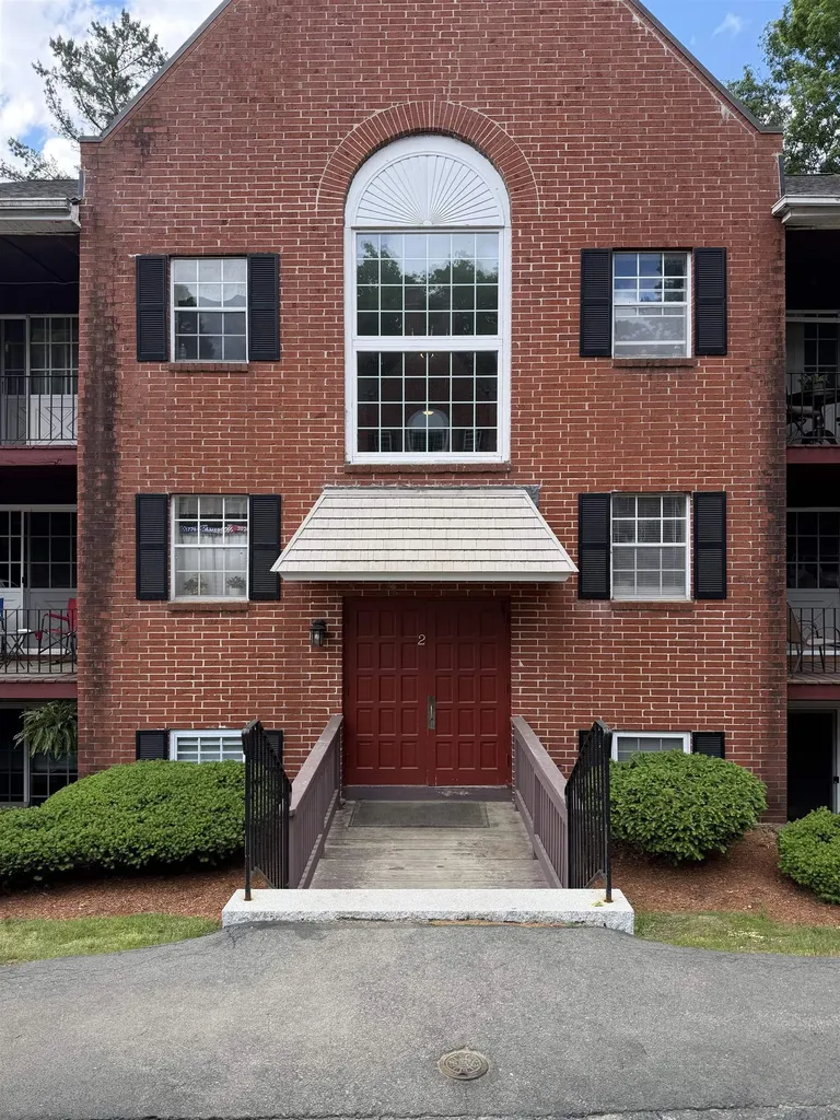 2 Louisburg Square Nashua NH 03060