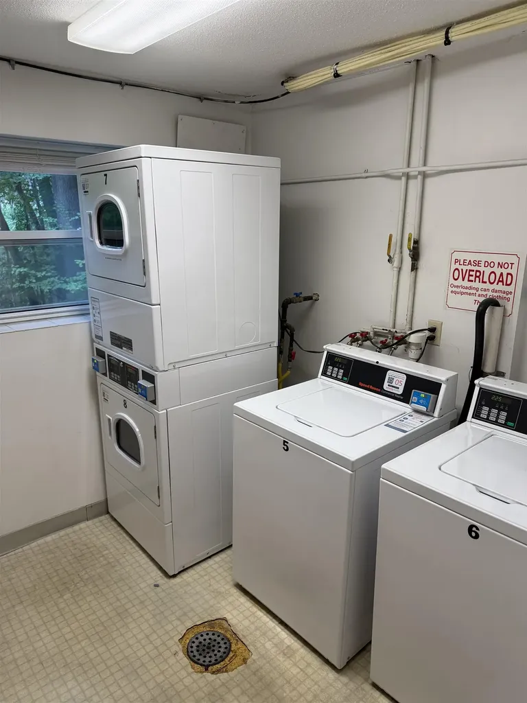 2 Louisburg Square Nashua NH 03060