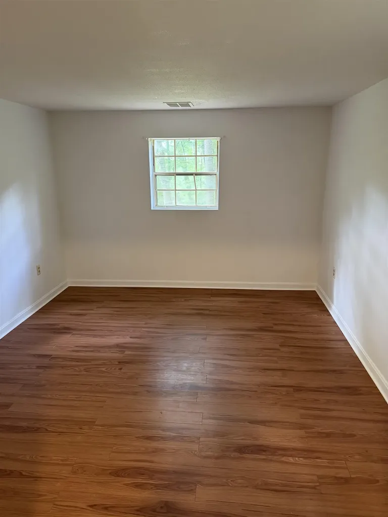 2 Louisburg Square Nashua NH 03060