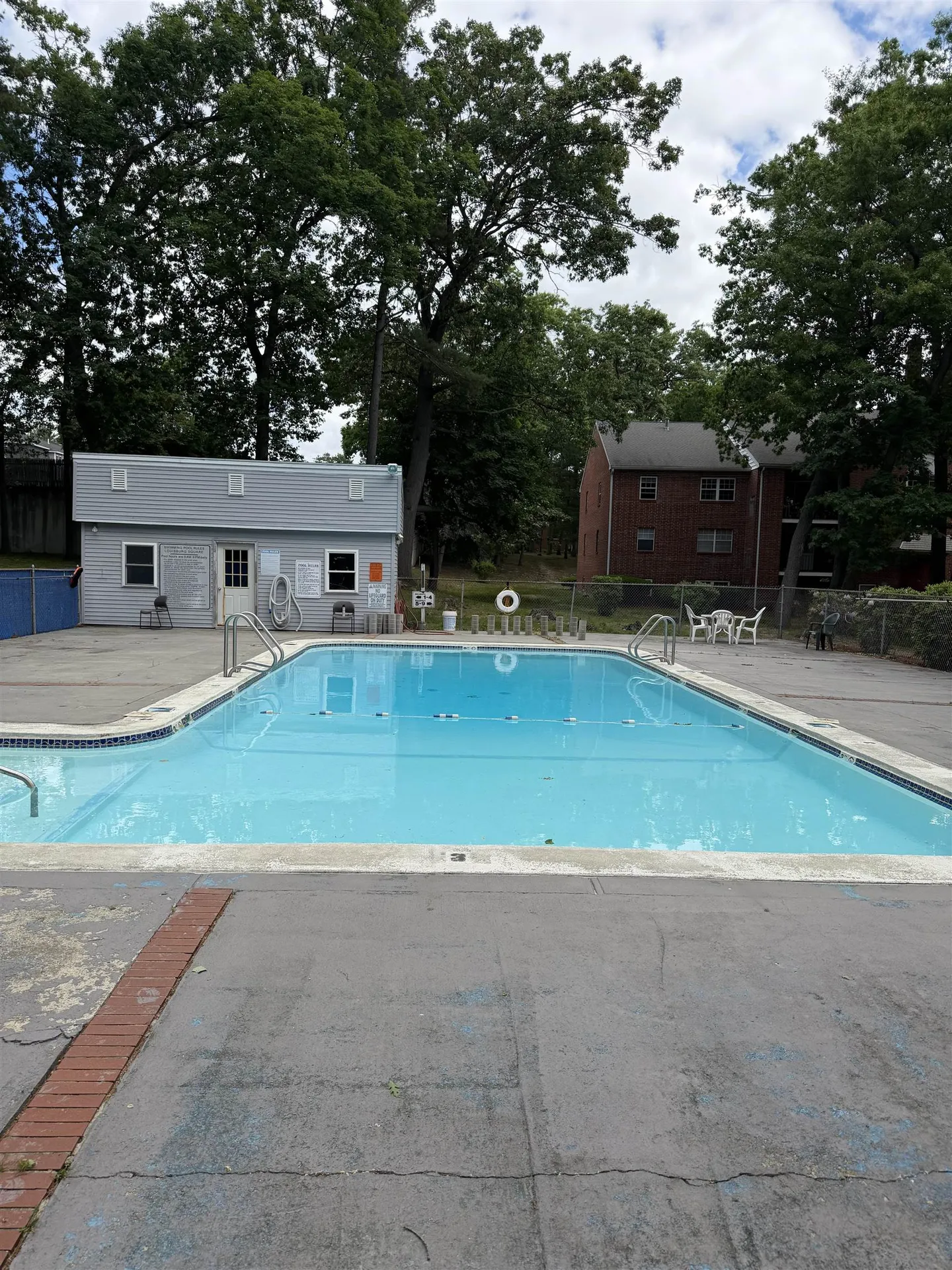 2 Louisburg Square Nashua NH 03060
