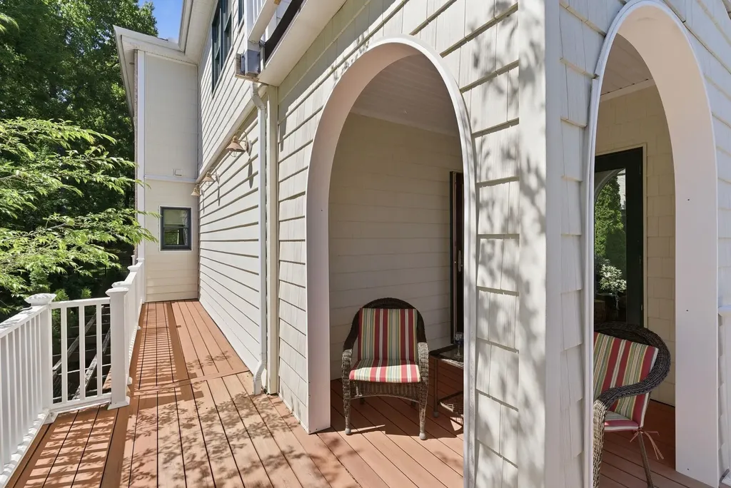 15 Chardonnay Terrace Bedford NH 03110