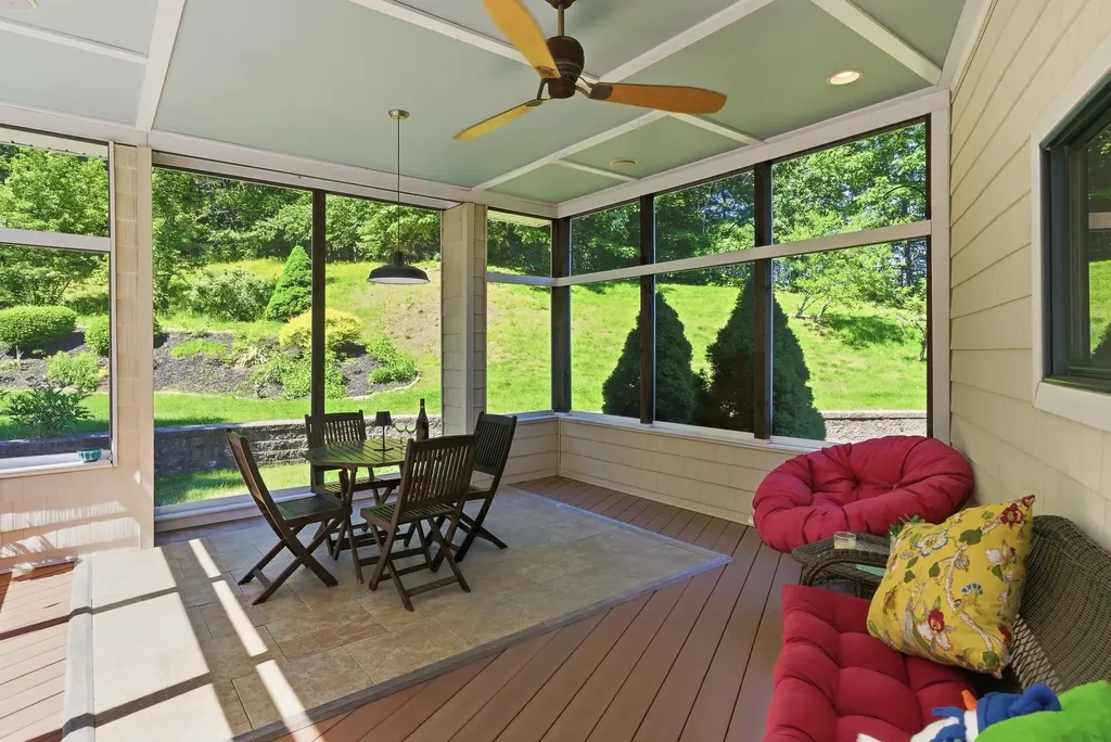 15 Chardonnay Terrace Bedford NH 03110