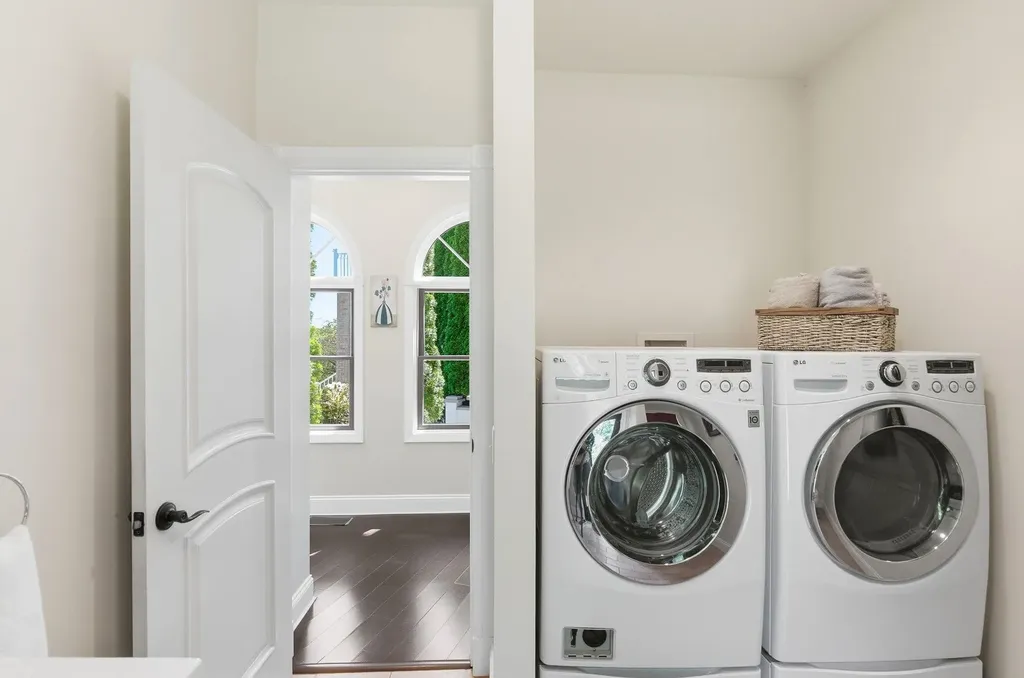 15 Chardonnay Terrace Bedford NH 03110