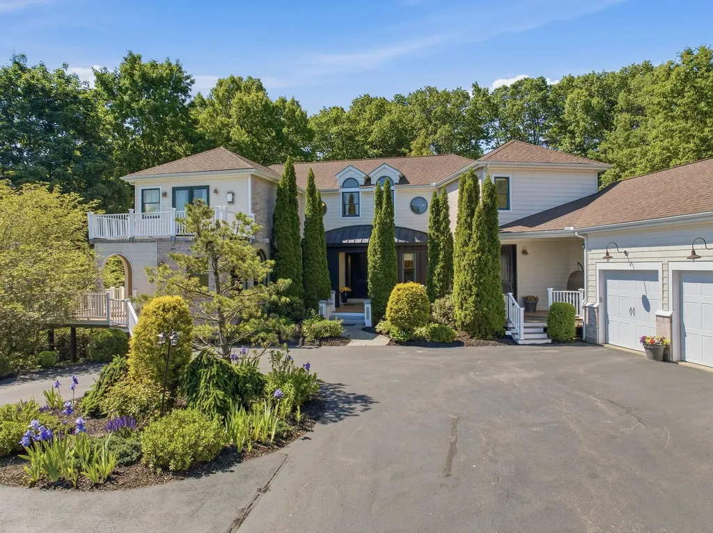 15 Chardonnay Terrace Bedford NH 03110